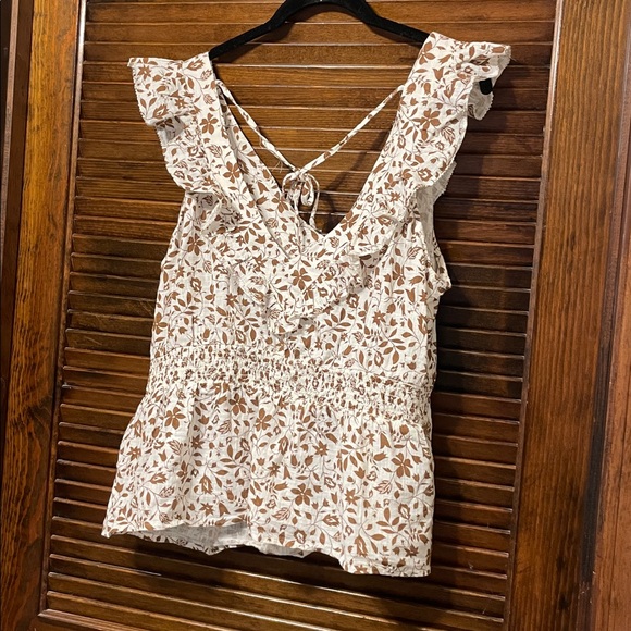 Old Navy Cream & Brown Flutter Sleeve Floral V Neck Top - Picture 7 of 7